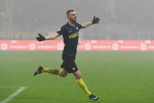 L'Inter respira con Brozovic: la doppietta del croato stende il Genoa