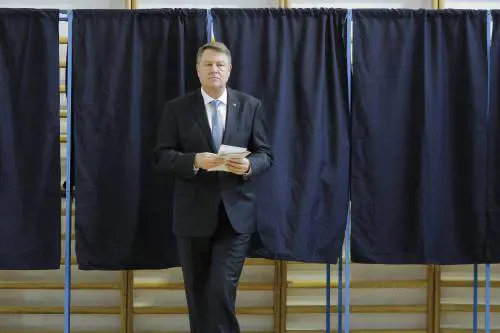 Lo spettro di Ceausescu non lascia la Romania: tornano i postcomunisti