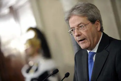 Il diktat di Renzi a Gentiloni sullo ius soli: quella legge la devi affossare tu, non il Pd