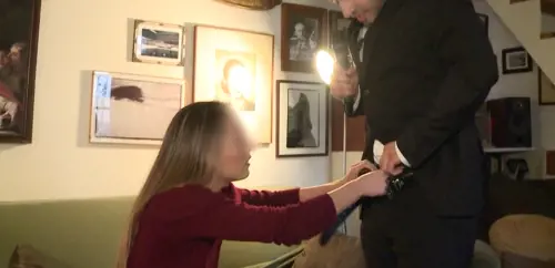 "Sesso orale per il No al referendum": le Iene vanno a "riscuotere"