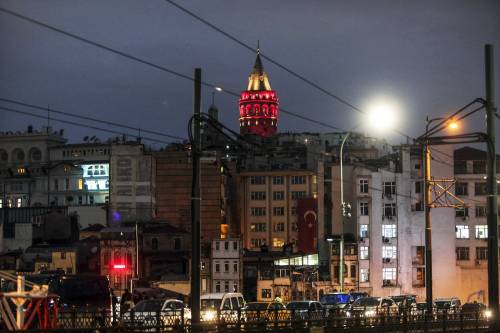 La Torre di Galata ricorda le vittime del terrorismo