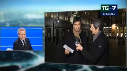 Mentana sfotte Di Battista: "Prendi uno sprizzino"