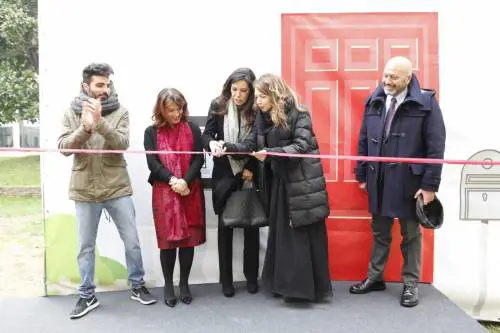 Solidarietà alle Stelline, Cristina D'Avena canta con i bimbi di Casa Ronald