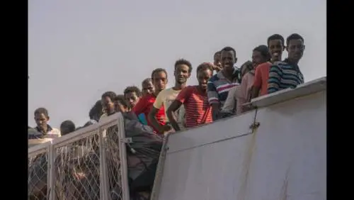 Nella Sardegna della sinistra esplode la rabbia anti migranti