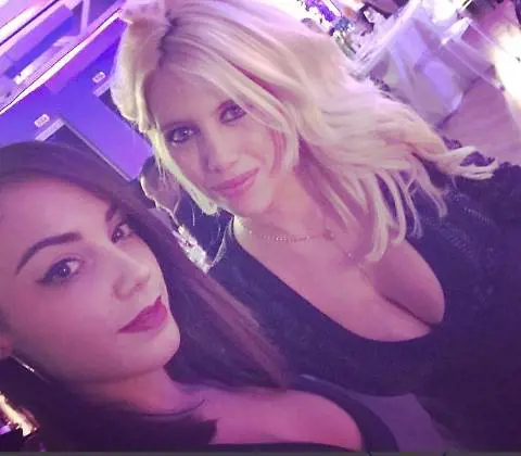 "Senza tette non hai il paradiso". ​Lo scatto hot di Wanda Nara