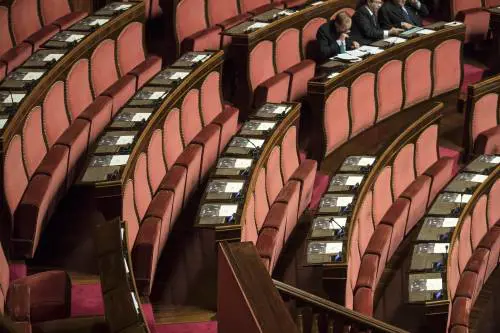 Gentiloni ottiene la fiducia ​in un Senato semideserto