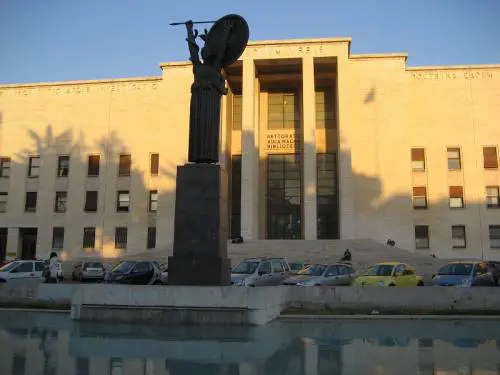 Roma, beccati ad amoreggiare sul tetto de La Sapienza