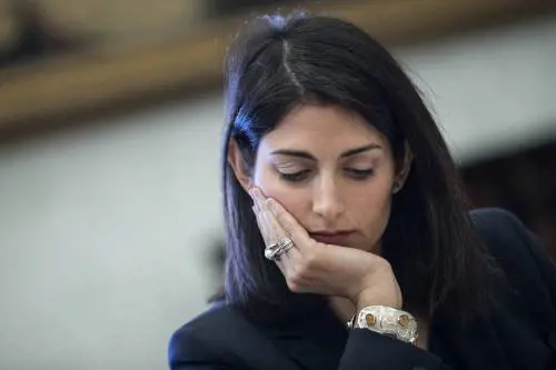 Grillini assediano Virginia: vogliono la sua testa per il caso Marra