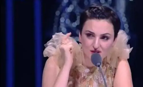 XFactor, fischi per Arisa. La difende la Ventura