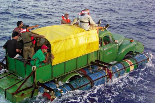 Cuba non è mai stata peggio: ridotta a pagare i debiti in rhum