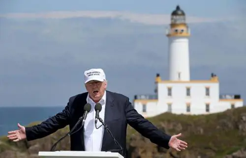 Trump alla Cina: "Tenetevi pure il nostro drone"