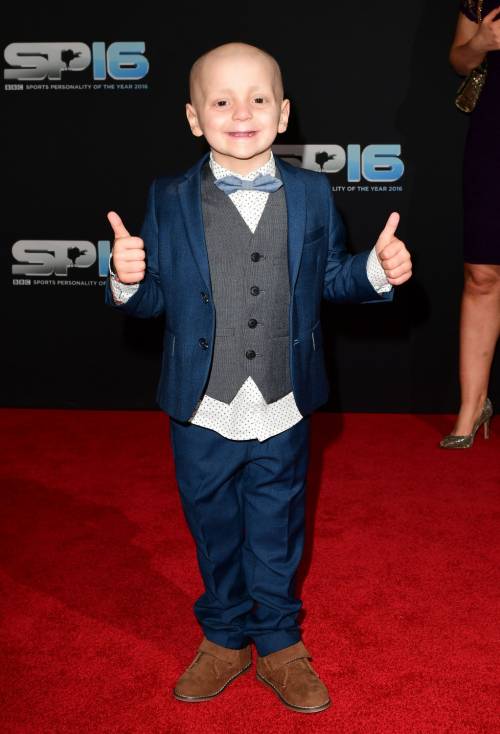 Bradley Lowery, il piccolo tifoso malato di cancro sul red carpet