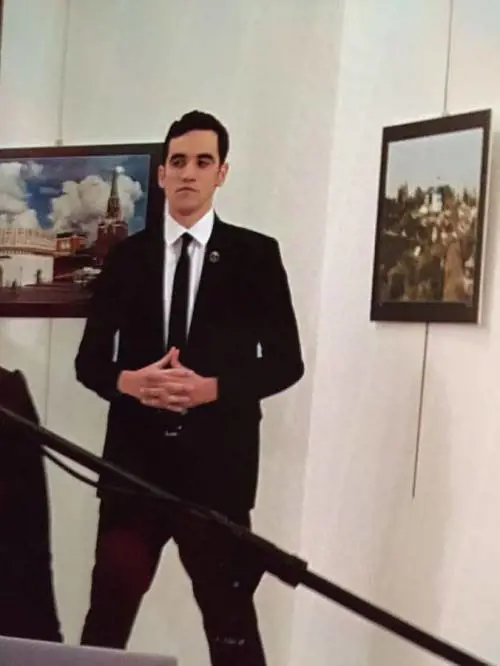 Ankara, spari all'ambasciatore russo: la fotosequenza
