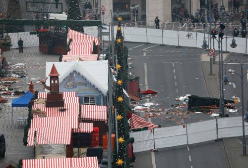 Berlino, l'Isis ora rivendica: "In azione un nostro soldato"