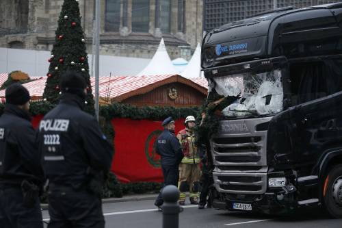 Il sequestro, le prove, la strage I misteri del tir partito da Torino