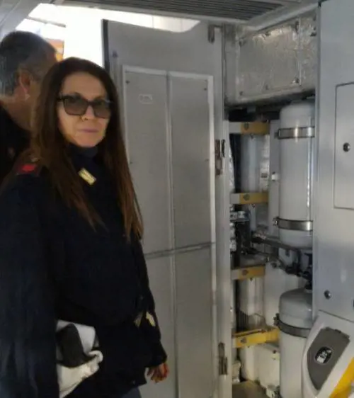 Ventimiglia, tra i quadri elettrici del treno: dove si nascondono i migranti