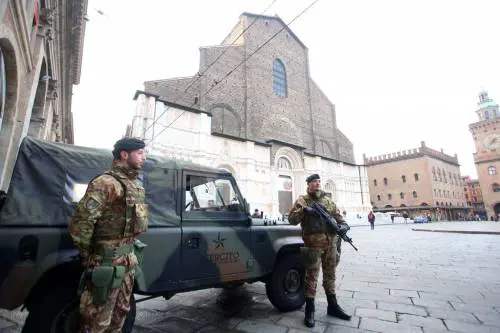 La protesta dei poliziotti antiterrorismo: "Pochi, senza formazione e mal equipaggiati"