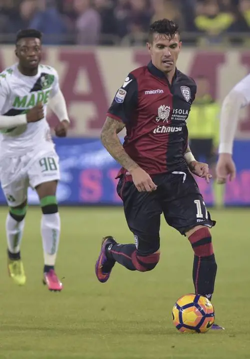 Serie A: harakiri Sassuolo contro il Cagliari. Il Toro piega il Genoa