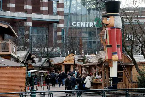 Germania, arrestati due kosovari: preparavano un attacco al centro commerciale