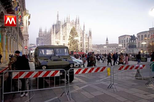 Milano, aggressivo e molesto: senegalese riceve daspo da piazza Duomo