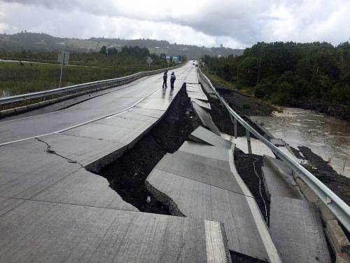 Cile, sisma di magnitudo 7.6