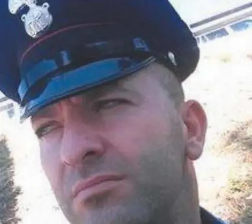 Il carabiniere-papà che si è buttato nel pozzo per salvare due bimbi