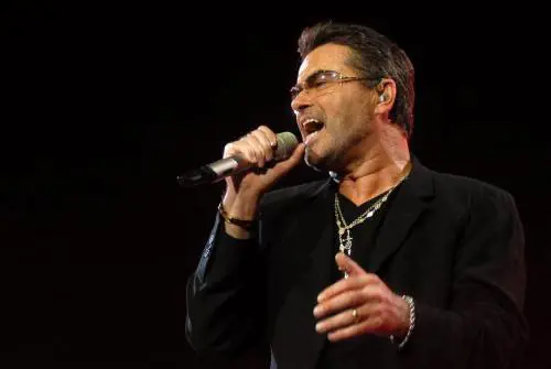 Due funerali per George Michael: Elton John canterà per lui