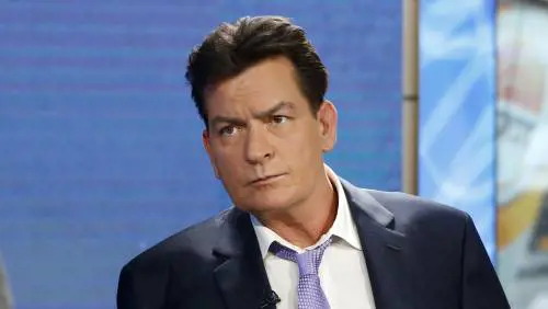 Bufera su Charlie Sheen: "Caro Dio, il prossimo sia Trump, ti prego"