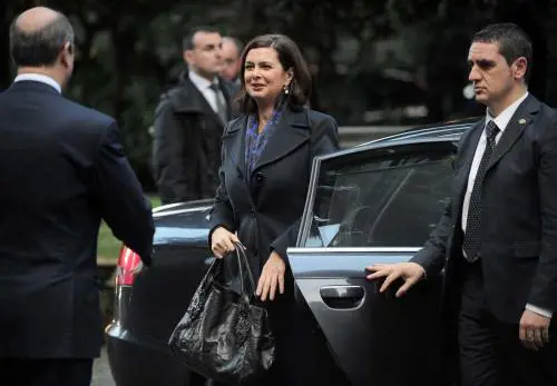 "Boldrini non vuol vedere le divise". E sanzionano agente che denunciò