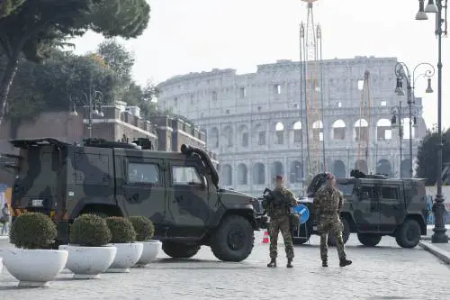 Capodanno blindato. Nelle grandi città c'è il rischio autobomba