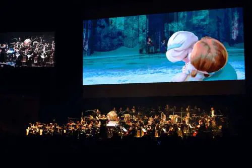 "Babbo Natale non esiste": bufera sul direttore d'orchestra