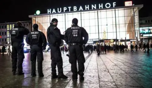 Colonia, fermati centinaia di nordafricani per evitare stupri