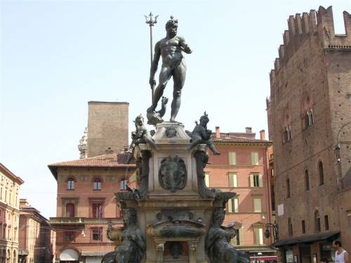 La fontana del Nettuno a Bologna (da Wikipedia)
