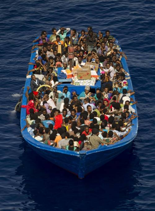 Migranti, la promessa della Ue: "Fermeremo i flussi dalla Libia"