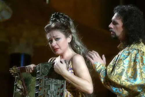 Un canto d'amore per ricordare il soprano Dessì