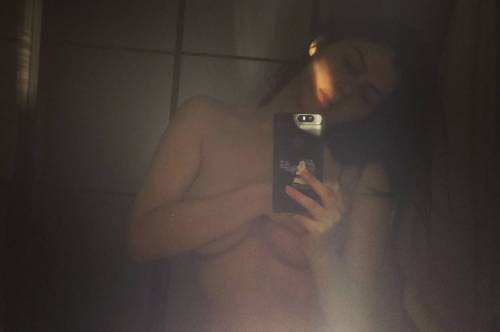 Valentina Nappi, selfie nuda su Instagram