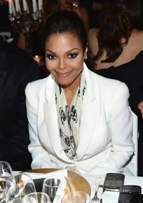 Janet Jackson nei guai: i fan la accusano di cantare in playback