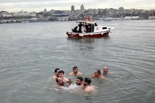 Le chiese ortodosse celebrano l'Epifania a Istanbul