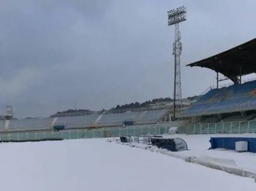Campo sommerso dalla neve, rinviata Pescara-Fiorentina