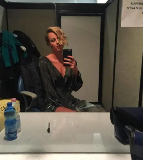 Federica Pellegrini rivoluziona il suo look. E le foto sono ad alto tasso erotico