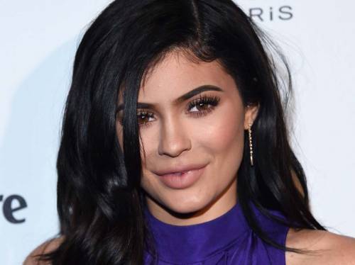 Kylie Jenner hot sul red carpet per Marie Claire