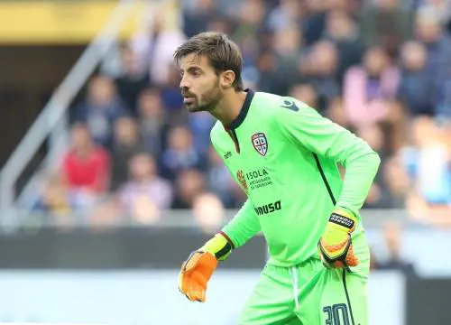 I tifosi del Milan a Storari: "Non sei davanti a un plotone d'esecuzione"