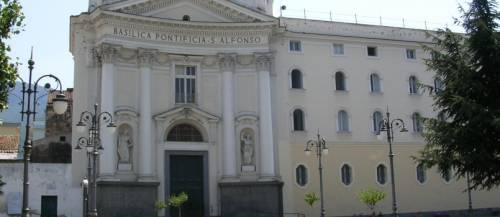 Paura in chiesa a Salerno: marocchino pesta sacrestano