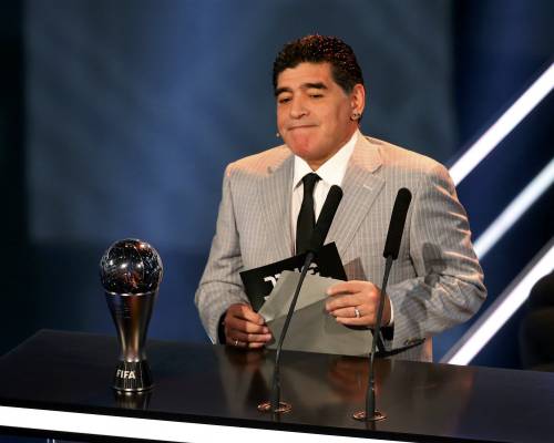 Maradona interrogato per un’aggressione alla compagna Rocío