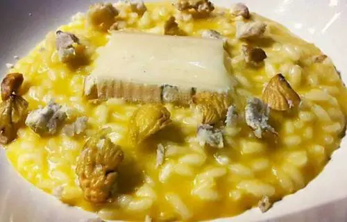 Risotto con crema di zucca, castagne al forno e taleggio DOP
