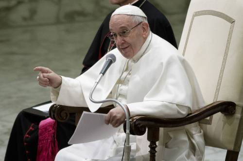 Papa Francesco: "Le donne sono più coraggiose degli uomini"