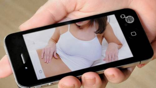 "Il sexting fa bene, migliora la vita sessuale": i risultati dello studio