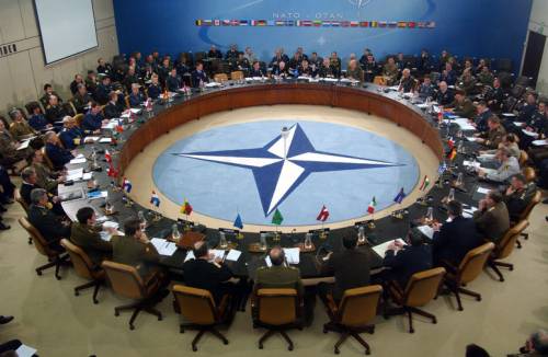 Blog Grillo: "Ridiscutere presenza dell'Italia nella Nato"