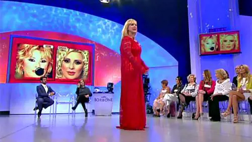 Tina risponde a Striscia la Notizia: "Io rifatta? Sono solo ingrassata"