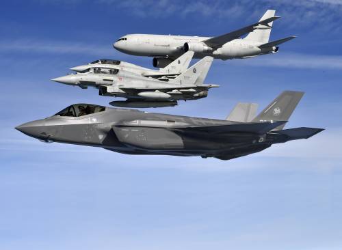 Hacker russi contro l'Aeronautica: "Cercavano i segreti degli F-35"